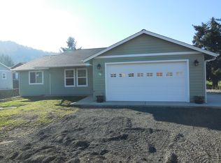751 Robert Lavern St, Sutherlin, OR 97479
