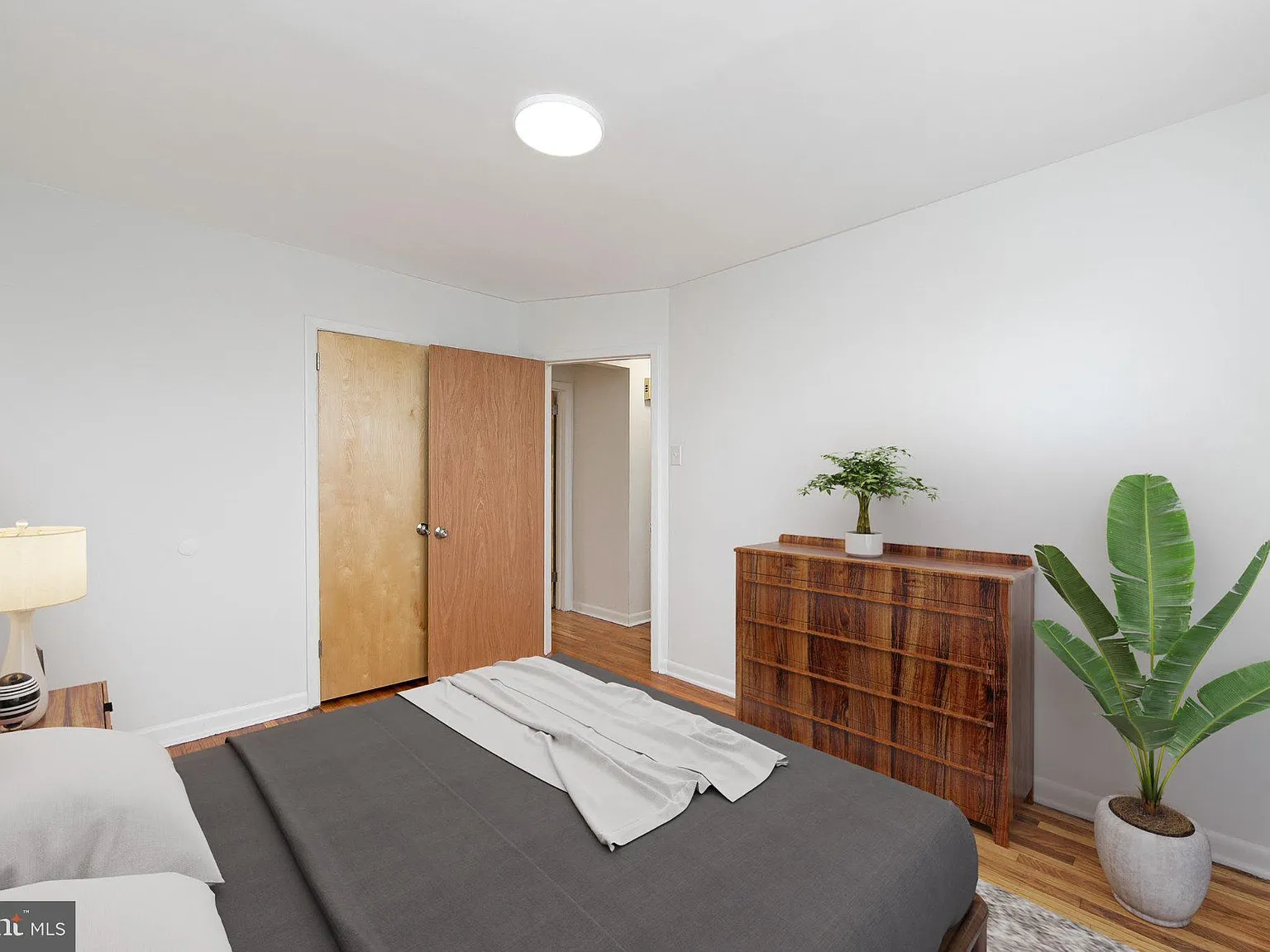 2 bed, 1.0 bath, 1000 sqft, $2,100 — Photo 4