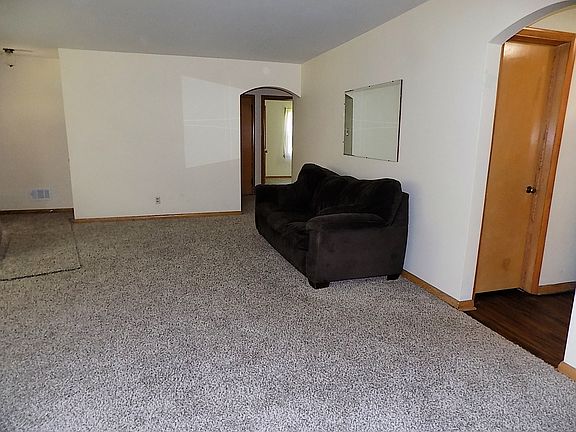 5th image of 1413 S Illinois St