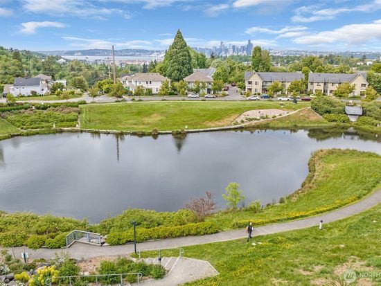 2980 SW Raymond Street #301, Seattle, WA 98126