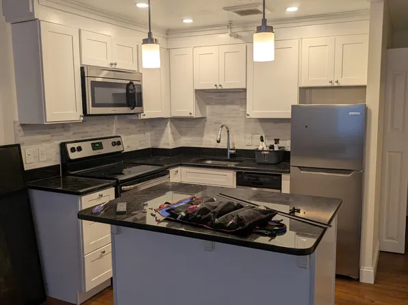 130 Bowdoin St APT 903, Boston, MA 02108