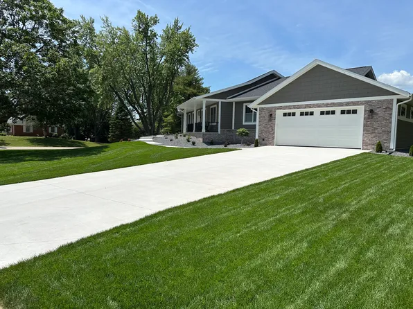 907 N Osborne Ave, Janesville, WI 53548