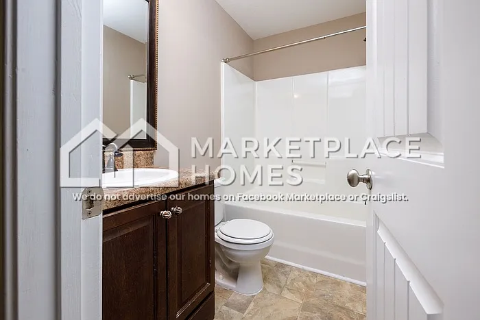 2467 Newbury Ave — Photo 26