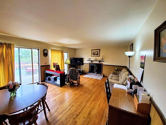 5th image of 183 Chamberlin Dr