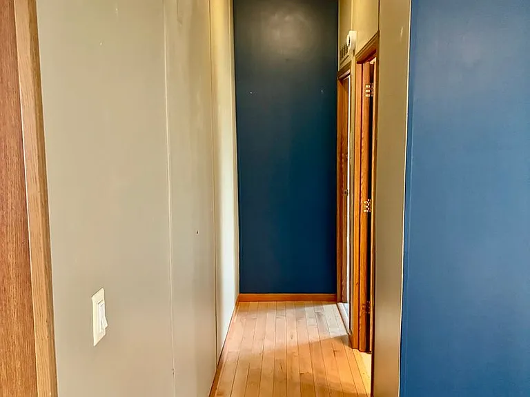 1253 N County Line Rd — Photo 10