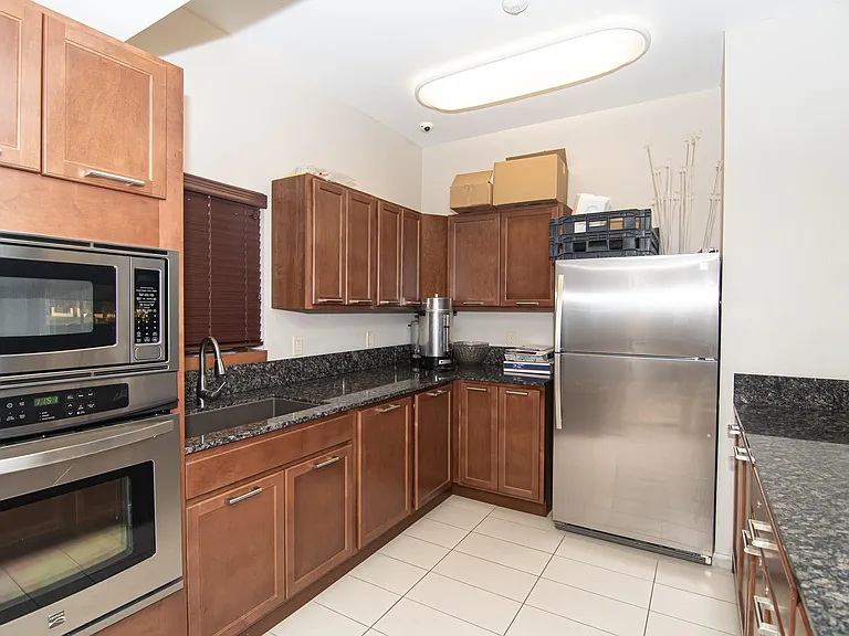 8410 Brussels Way — Photo 52