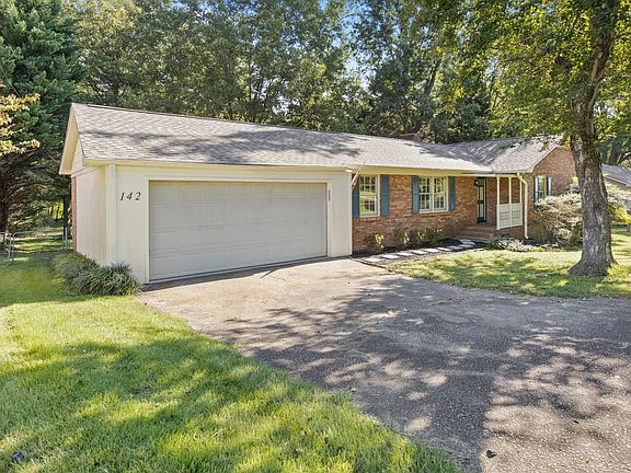 2nd image of 142 Hickory Hill Dr