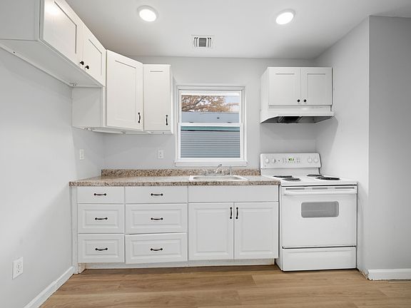 5th image of 212 N 1st St Floor 2