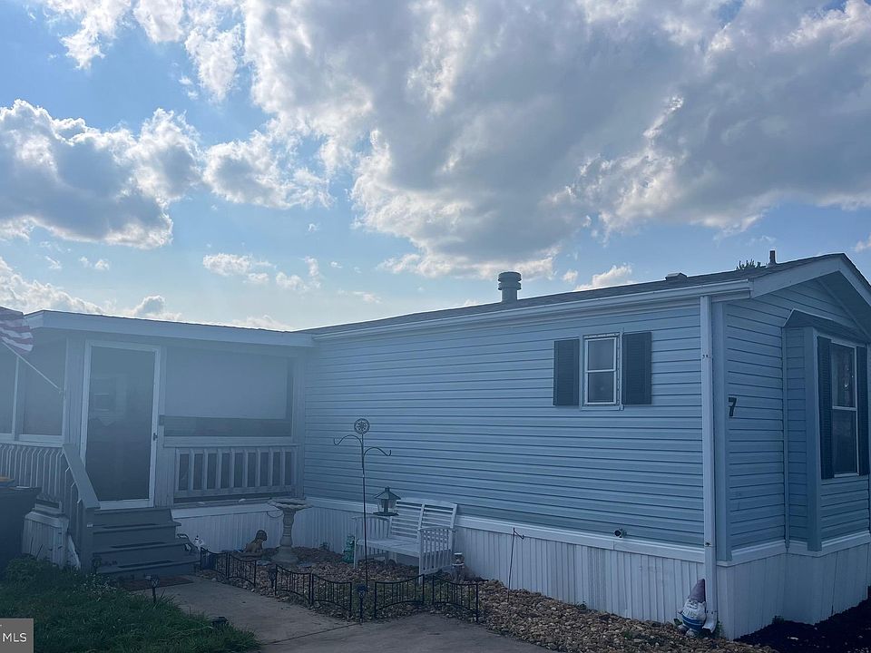 1st image of 7 Nottingham Dr #39945