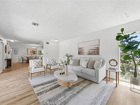 3rd image of 1087 Ridgecrest St