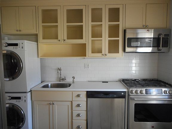 2nd image of 800 Forest Ave APT 4G