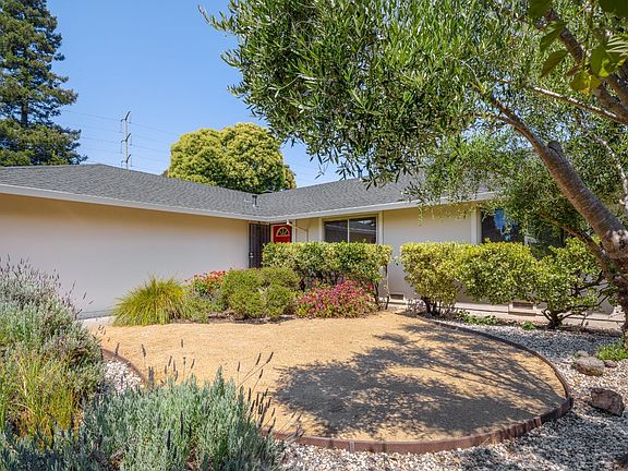 2nd image of 1523 Wimbledon Court
