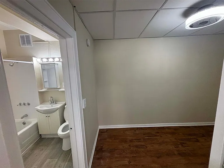 625 Owen St #1 — Photo 11