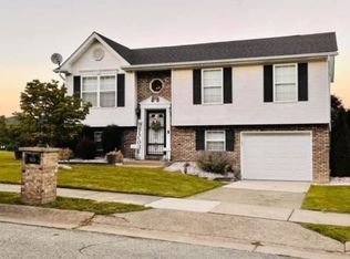 65 Delsandro Dr, Donora, PA 15033