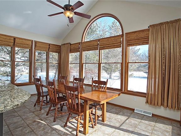 4th image of 1100 Arrowhead Dr