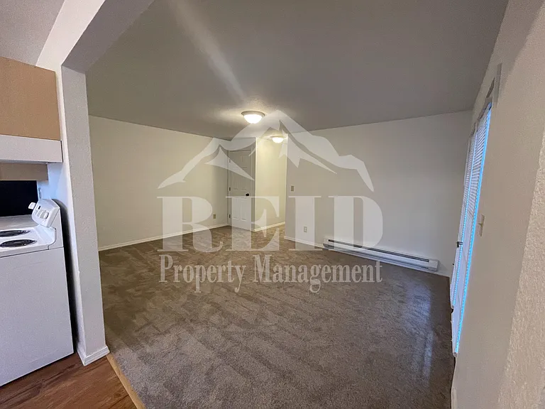 512 S Constitution Ave — Photo 10