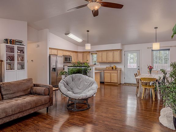 2nd image of 2267 Moonlight Dr