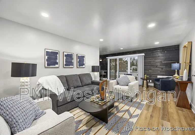 8428 Woodhaven Dr SW #6 — Photo 4