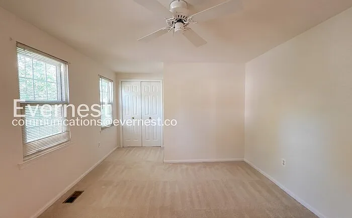11829 Parliament Dr — Photo 12