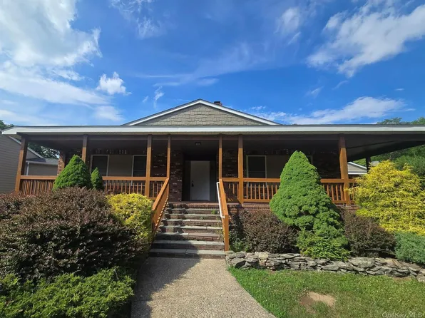 1-18 Willow Way, Rhinebeck, NY