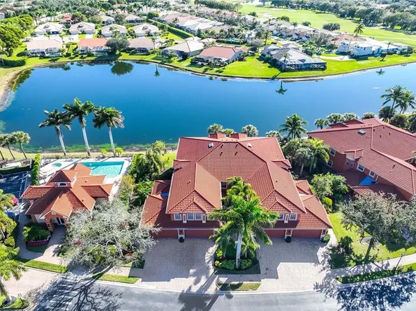 6446 Legacy CIR #104, NAPLES, FL 34113