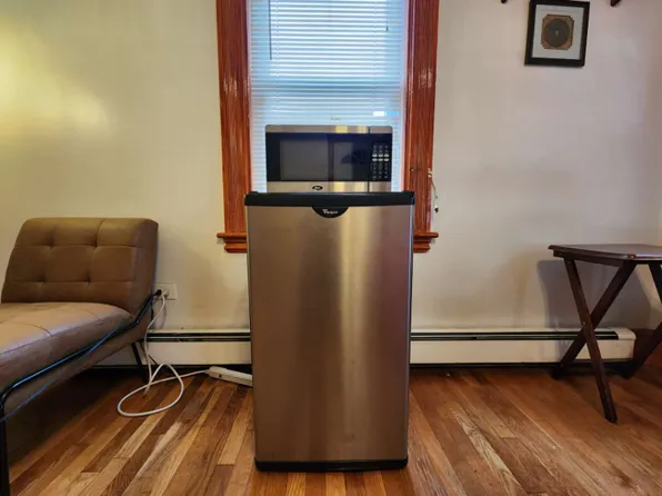 8 Price St, Quincy, MA 02171