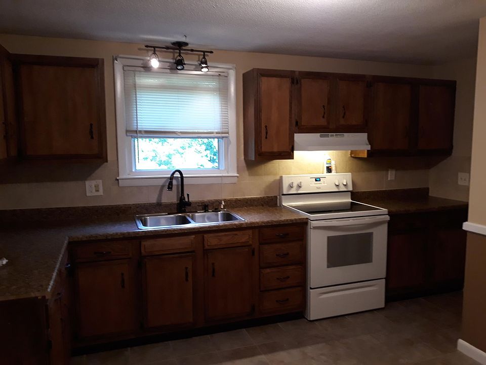 Large eat-in kitchen