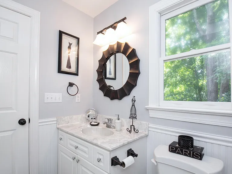 1315 Lake Point Dr — Photo 43