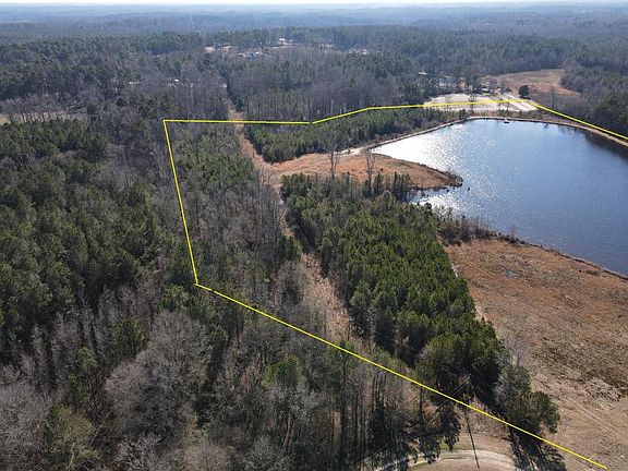 These lines are not exact but are shown to give the viewer a better understanding of the property.