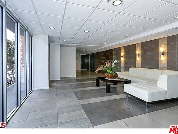 5th image of 733 S Manhattan Pl Unit 404