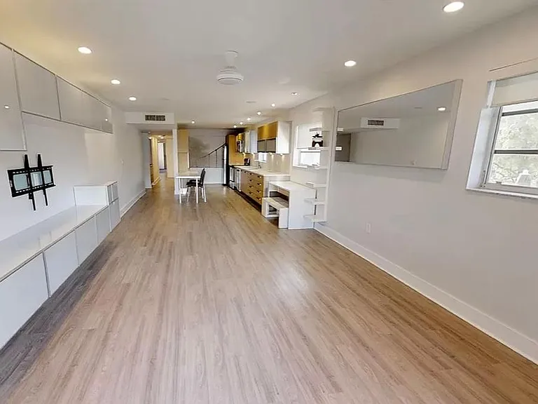 860 Euclid Ave #208 — Photo 12