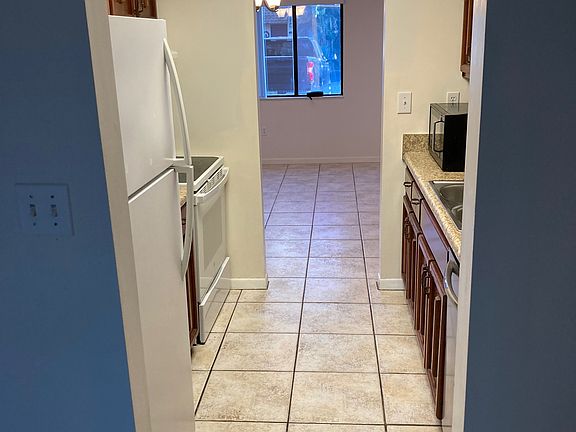 4th image of 3944 Mount Vernon Ave