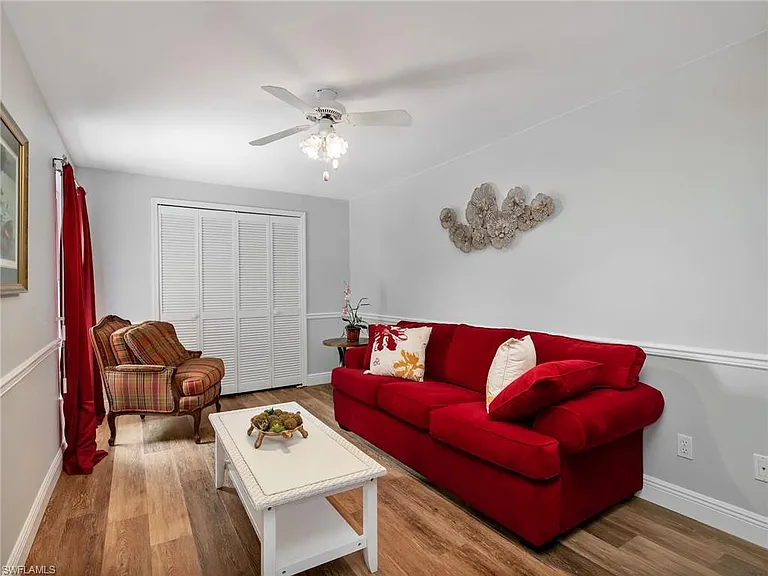 1256 Naples Lake Dr — Photo 32