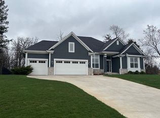 2921 Seven Oaks Ct, Kansasville, WI