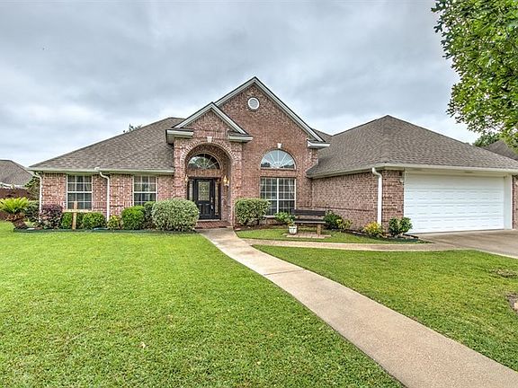 5th image of 104 Honeysuckle Ct