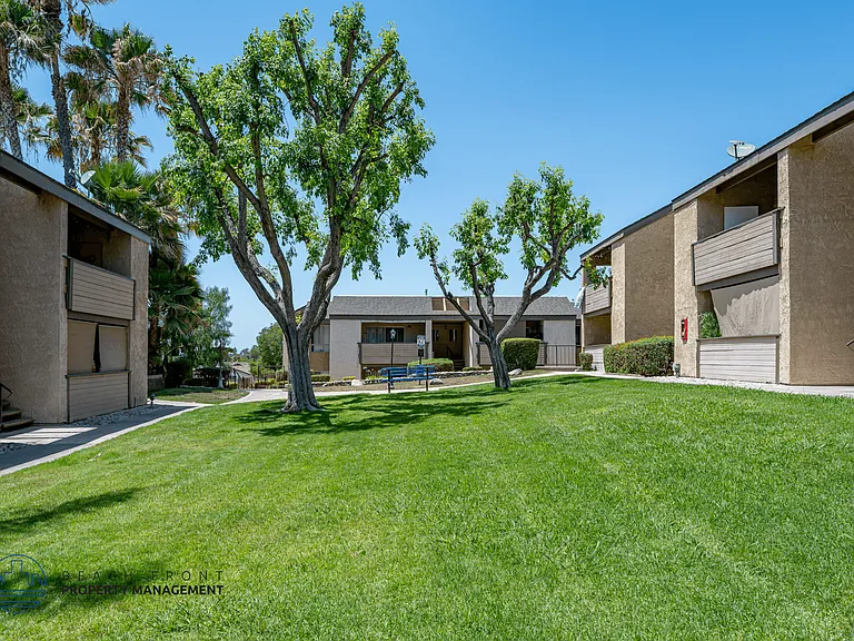 Rollingwood Apartments — Photo 5