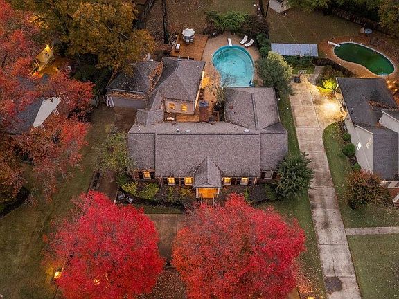 2nd image of 2302 Lochlevin Dr