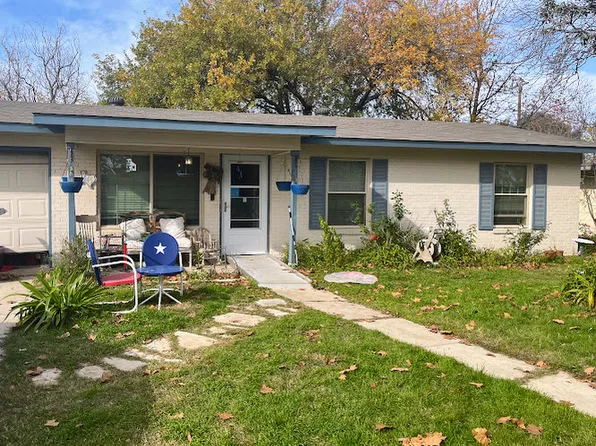 445 E WRIGHT BLVD, Universal City, TX 78148