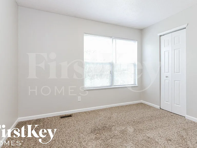 746 Apple Ln — Photo 10