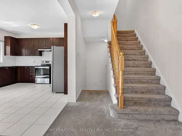 240 Ridley Cres — Photo 18