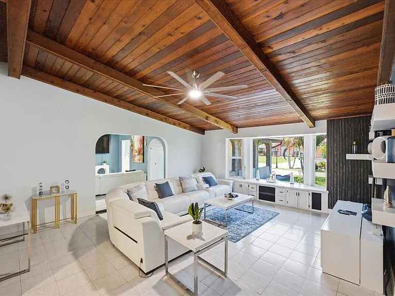 1326 SW Bartell Ave — Photo 11