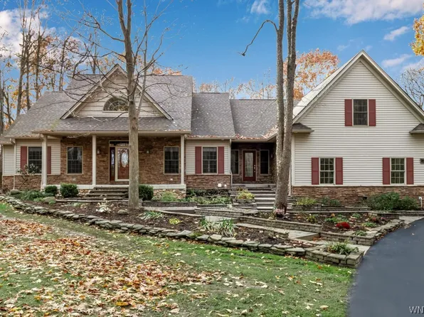 1030 Stolle Rd, Elma, NY 14059