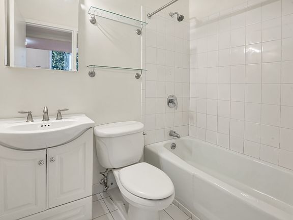 5th image of 315 E 14th St APT 2A