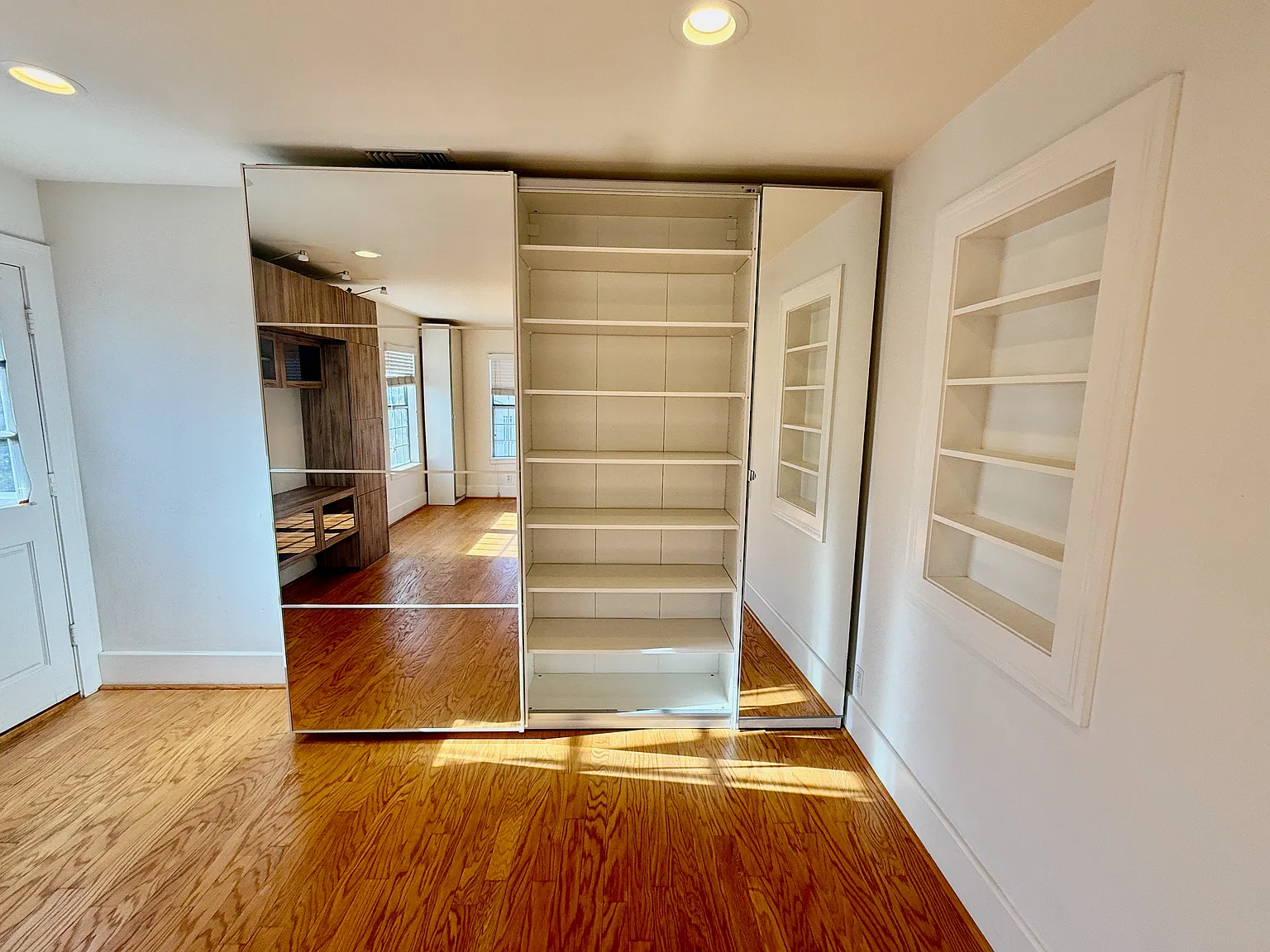 1 bed, 600 sqft, $2,500 — Photo 2