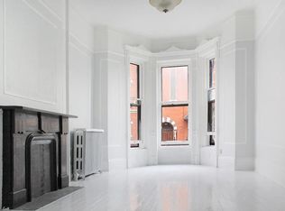 152 Kent St APT 1, Brooklyn, NY 11222