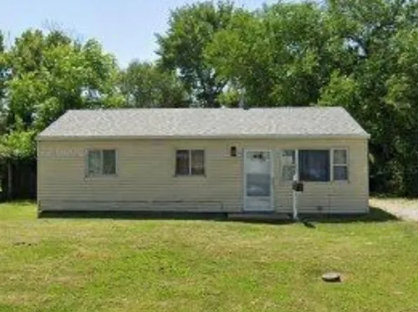 1111 Saint Margaret Dr, Cahokia, IL 62206