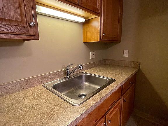 4th image of 9 Thayer Pond Dr #6