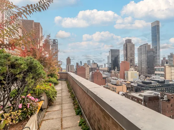 301 East 63rd Street image 8 of 14