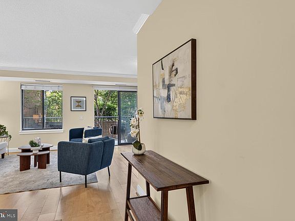 3rd image of 3101 New Mexico Ave NW APT 201