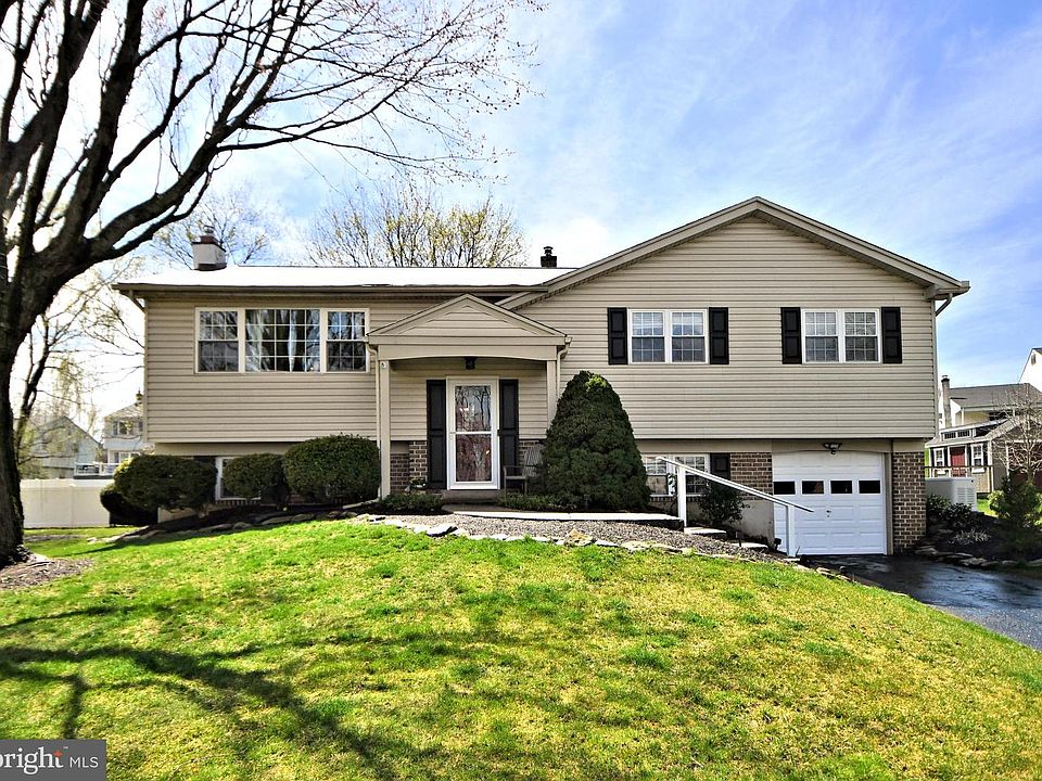 1st image of 721 Champlain Dr